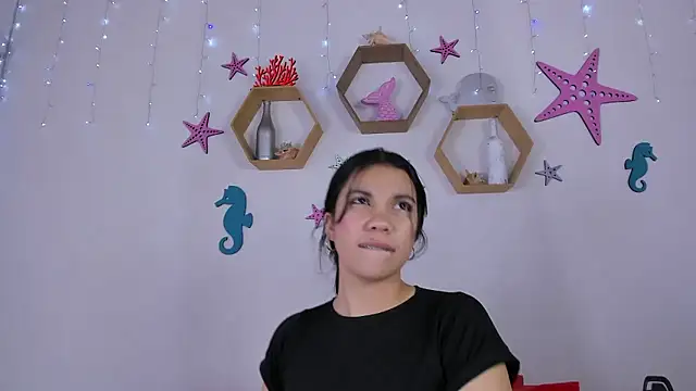 Snapshot of Emiily_Parkerr chatting on March 2025 09:15:02 AM Emiily Parkerr online show from March 2025 09:15:02 AM