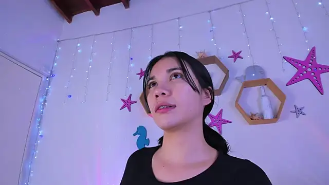 Snapshot of Emiily_Parkerr chatting on November 2025 02:55:01 AM Emiily Parkerr online show from November 2025 02:55:01 AM