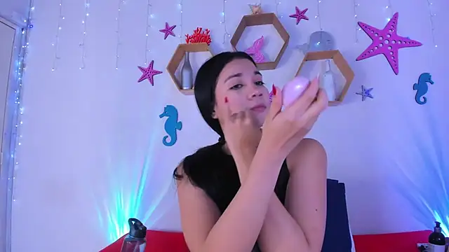 Snapshot of Emiily_Parkerr chatting on February 2026 03:11:01 AM Emiily Parkerr online show from February 2026 03:11:01 AM