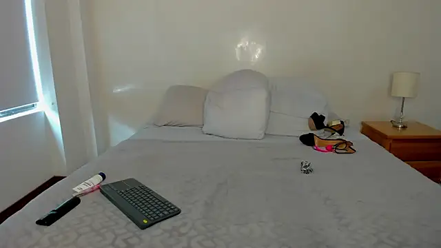 melisa ferretti online show from February 2026 06:01:02 PM