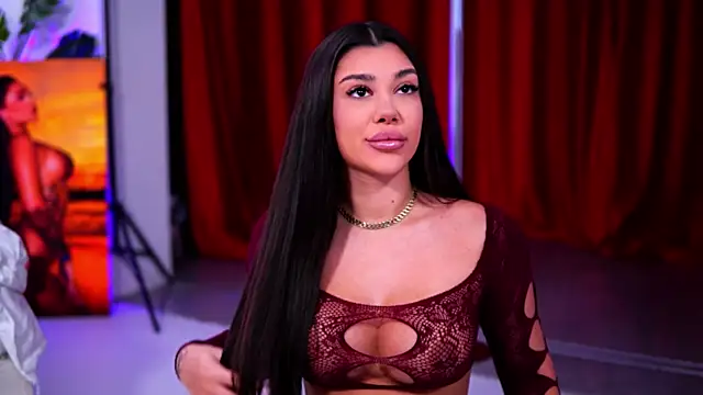 NatyDesiree online show from December 2025 04:40:02 AM