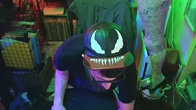 Snapshot of pantslesstraveler_plt chatting on January 2025 12:50:01 AM pantslesstraveler plt online show from January 2025 12:50:01 AM