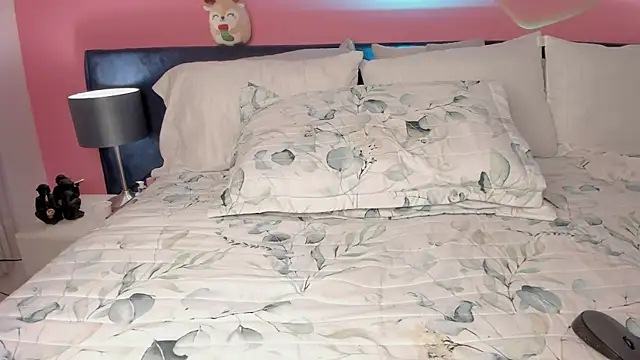 Alaia Manson online show from March 2025 06:04:02 PM