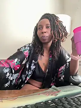 LeyaHoneybuns online show from January 2025 03:39:02 PM