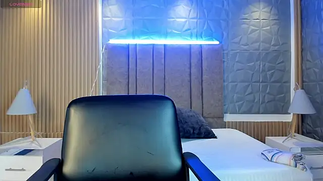 paulina sweett  online show from November 2025 12:04:01 PM