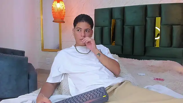 Levy Steve online show from October 2025 04:35:02 AM