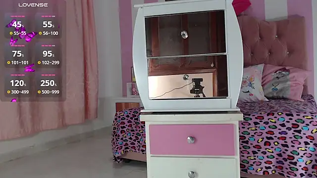 Snapshot of zaleya_mateus chatting on November 2025 01:04:02 AM zaleya mateus online show from November 2025 01:04:02 AM