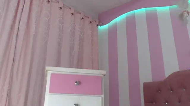 zaleya mateus online show from April 2026 11:00:01 AM