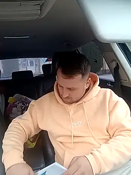 LucianM6 online show from November 2025 09:48:02 AM