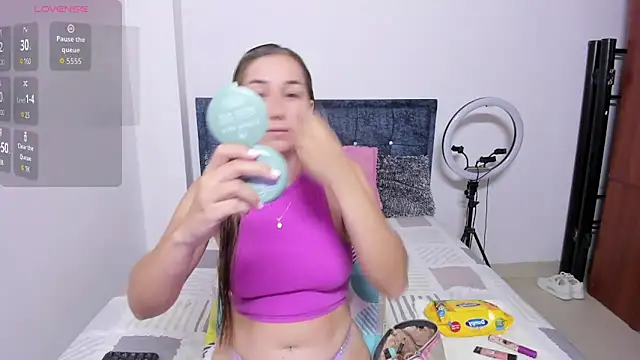 Iris love18 online show from September 2025 04:29:02 PM