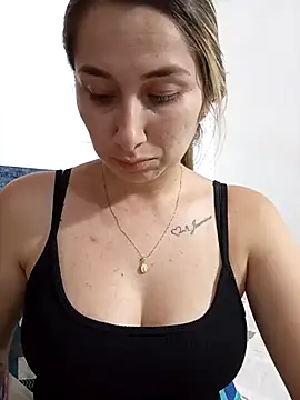 Iris love18 online show from October 2025 07:15:02 PM