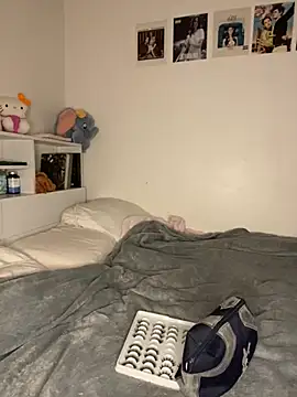 milkyhonybaby online show from September 2025 01:15:02 PM