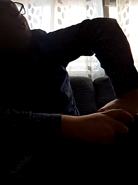 Javier bear online show from November 2025 02:17:01 PM