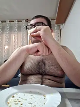 Javier bear online show from May 2026 10:18:01 PM