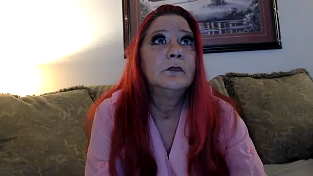 Snapshot of LexxiLeeds chatting on October 2025 10:43:02 AM LexxiLeeds online show from October 2025 10:43:02 AM