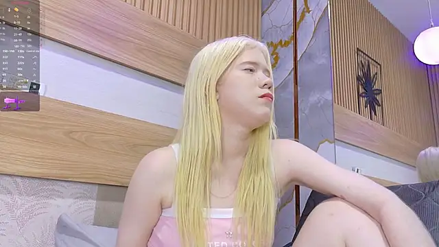 Elif blond online show from August 2026 09:39:01 PM