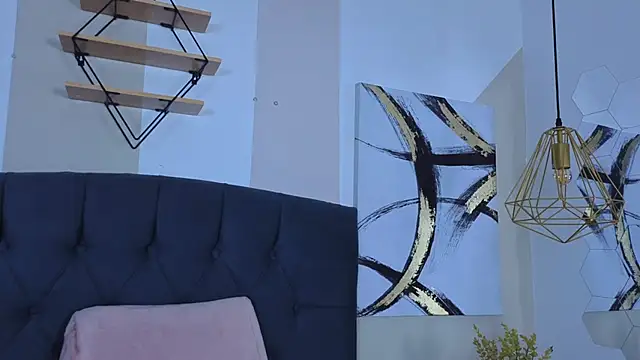 mailin18 online show from September 2025 10:32:01 PM