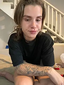 Snapshot of EmiliaCatalina chatting on December 2024 08:23:02 PM EmiliaCatalina online show from December 2024 08:23:02 PM