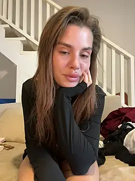 Snapshot of EmiliaCatalina chatting on January 2025 08:01:01 PM EmiliaCatalina online show from January 2025 08:01:01 PM