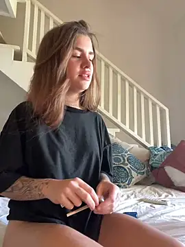 Snapshot of EmiliaCatalina chatting on February 2025 04:26:02 PM EmiliaCatalina online show from February 2025 04:26:02 PM