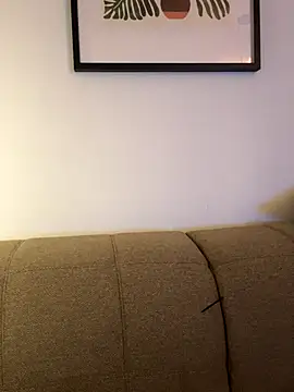 Snapshot of EmiliaCatalina chatting on September 2025 12:11:01 AM EmiliaCatalina online show from September 2025 12:11:01 AM