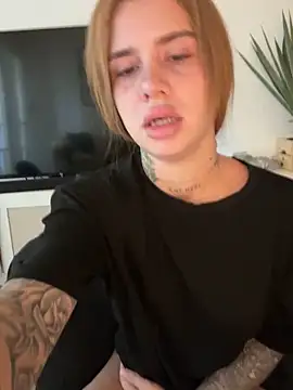 Snapshot of EmiliaCatalina chatting on September 2025 07:24:02 PM EmiliaCatalina online show from September 2025 07:24:02 PM