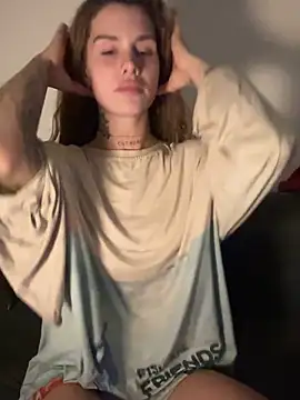 EmiliaCatalina online show from March 2026 11:53:01 PM