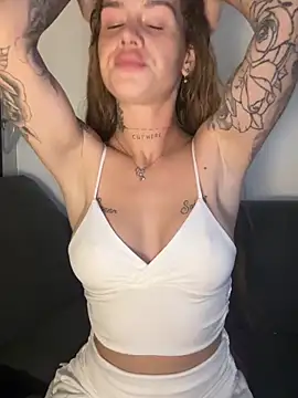 EmiliaCatalina online show from April 2026 12:54:02 AM