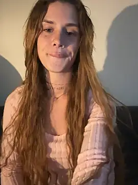 EmiliaCatalina online show from May 2026 12:19:01 AM