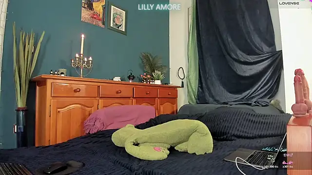 Snapshot of LillyAmore chatting on May 2026 05:06:01 PM LillyAmore online show from May 2026 05:06:01 PM