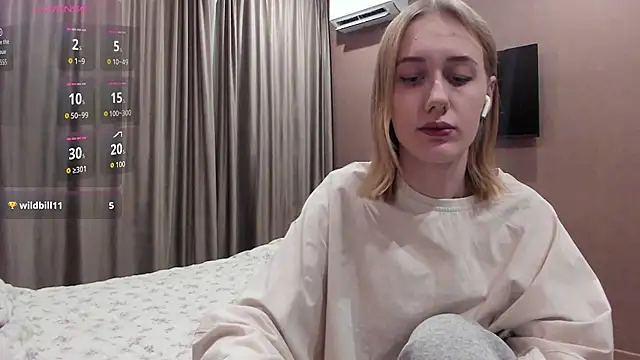 Mika Ray online show from November 2025 11:14:02 PM