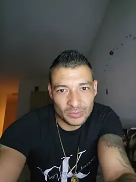 Zoltanioan26 online show from May 2026 07:51:01 PM