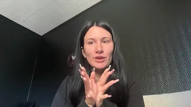 Furyofmoon online show from April 2026 06:31:01 AM