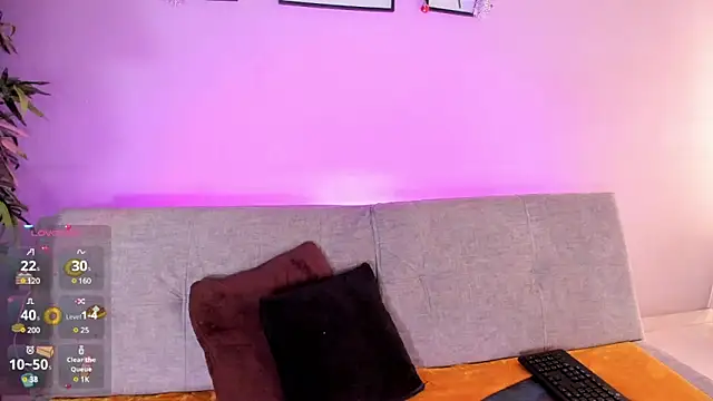 Snapshot of cinnamon_kyla chatting on December 2024 06:27:01 PM cinnamon kyla online show from December 2024 06:27:01 PM