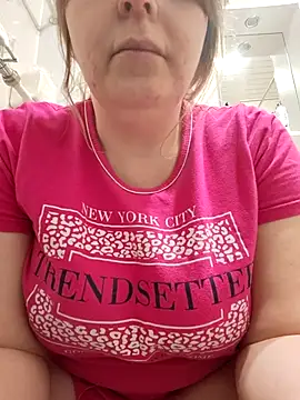 Lady nice cat online show from February 2026 11:19:02 AM