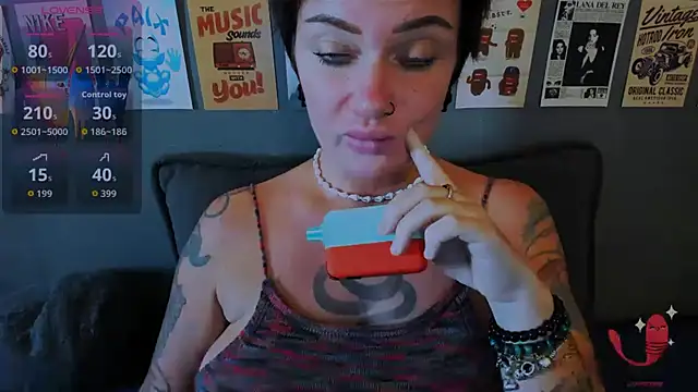 Snapshot of EllieOz chatting on July 2026 03:17:01 PM EllieOz online show from July 2026 03:17:01 PM