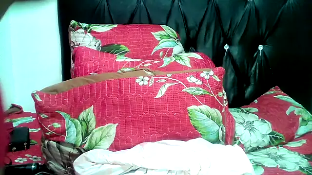 Snapshot of Hotxchickk chatting on December 2025 08:21:02 AM Hotxchickk online show from December 2025 08:21:02 AM