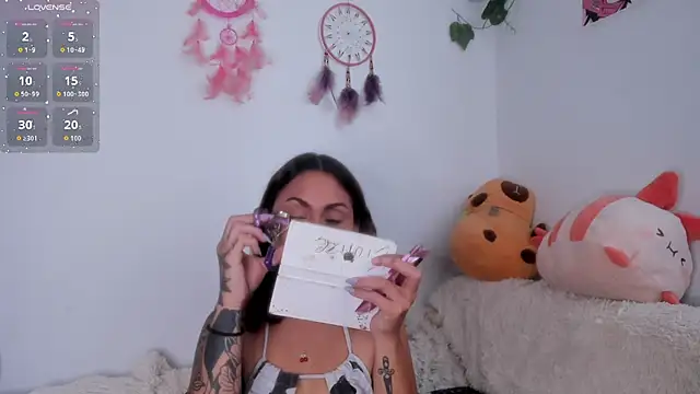 Violette-Ramirez01 online show from February 2026 06:34:02 PM