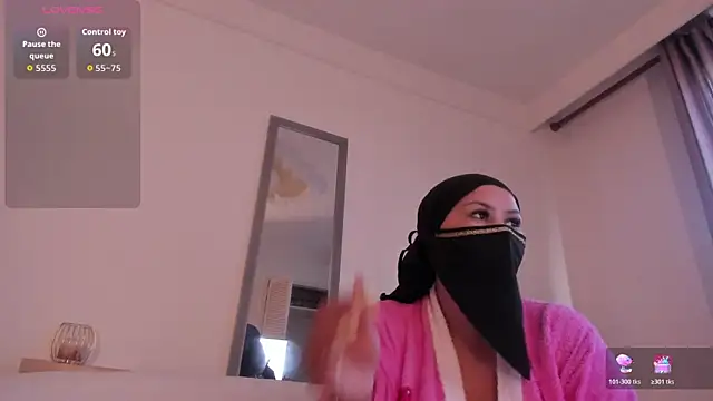 Snapshot of Amina_hafsa chatting on December 2025 08:58:02 PM Amina hafsa online show from December 2025 08:58:02 PM