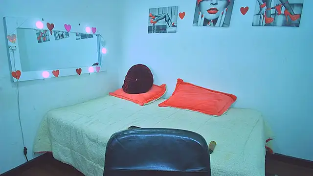 Tatis Blux online show from February 2025 02:24:01 PM