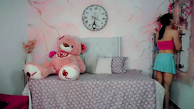 maria camilacms online show from February 2026 06:15:01 PM