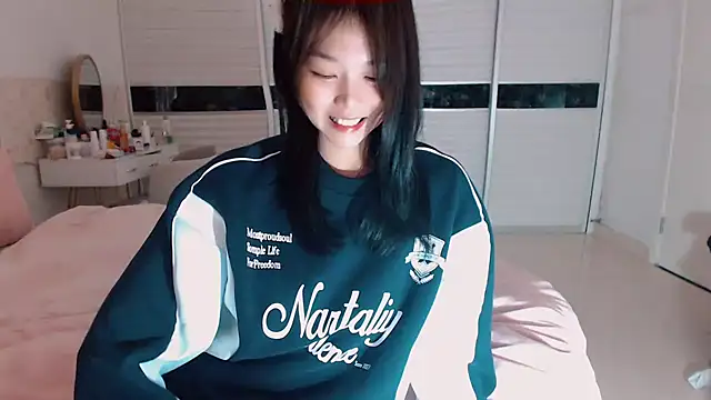 -Lucky Girl online show from October 2025 02:37:02 AM