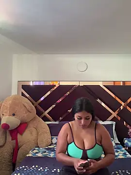 emmyjhonson07 online show from October 2025 02:18:02 PM