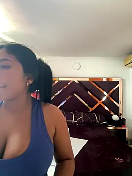 emmyjhonson07 online show from December 2025 02:15:01 PM