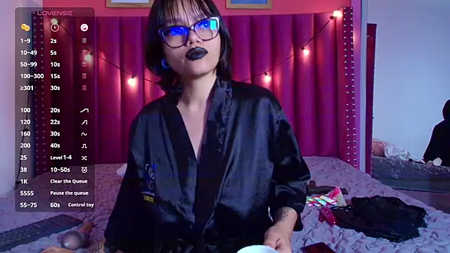 Snapshot of shybutdirtygirrll chatting on January 2025 10:42:01 PM shybutdirtygirrll online show from January 2025 10:42:01 PM