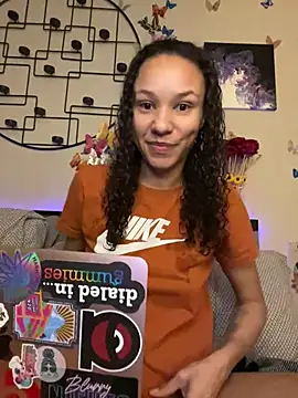 Snapshot of _Neeka_ chatting on January 2025 11:21:02 AM Neeka online show from January 2025 11:21:02 AM