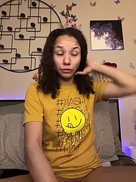 Snapshot of _Neeka_ chatting on January 2025 11:17:01 AM Neeka online show from January 2025 11:17:01 AM