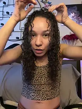 Snapshot of _Neeka_ chatting on January 2025 03:11:01 PM Neeka online show from January 2025 03:11:01 PM