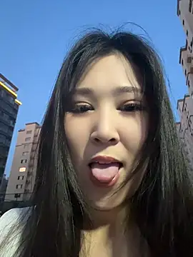 Snapshot of Fannywell chatting on July 2026 11:58:01 AM Fannywell online show from July 2026 11:58:01 AM