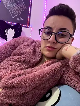 linda 33 online show from December 2024 08:39:01 PM